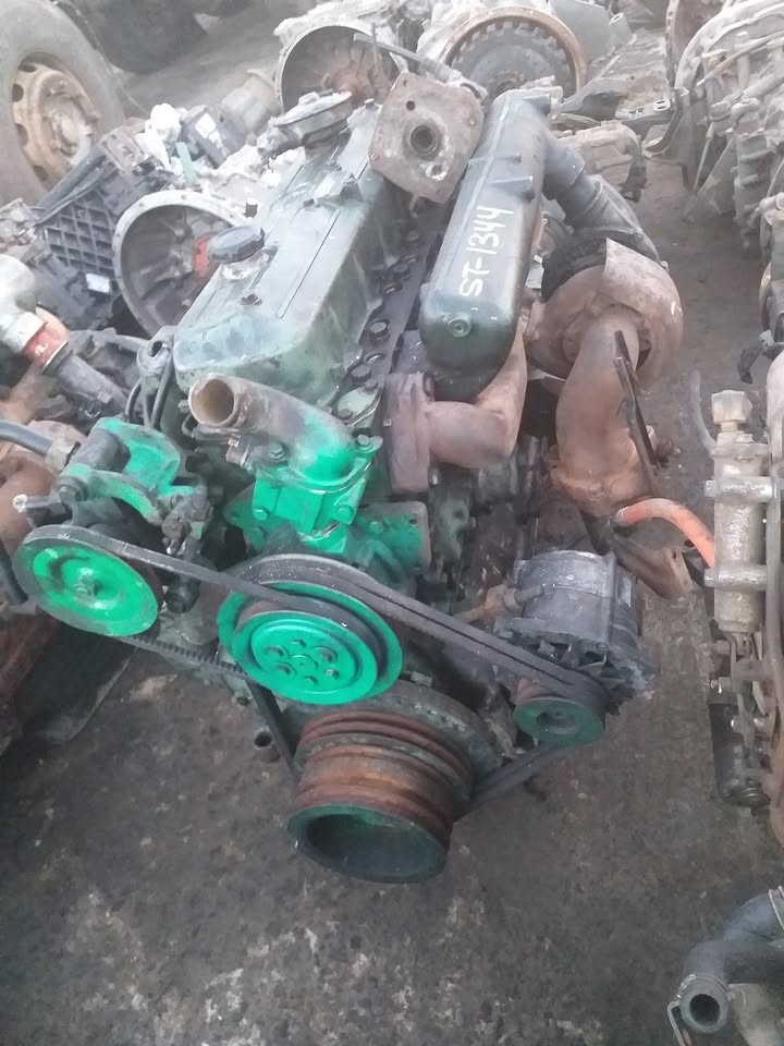 Hino&mercedes/ade truck,bus engines for sale