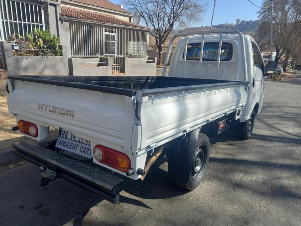 2019 HYUNDAI H100 2.6 ENGINE DIESEL, MANUAL, WHITE COLOR, MILEAGE 73000KMS.