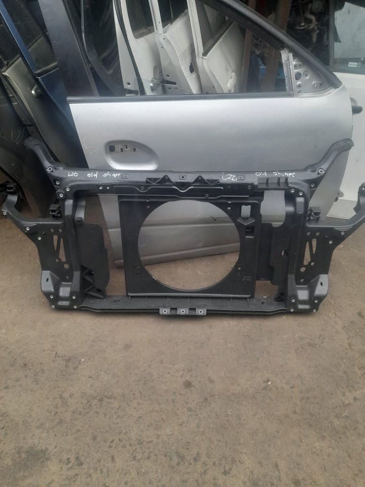 HYUNDAI I20 OLD SHAPE CRIDDLE AVAILABLE - Private Seller