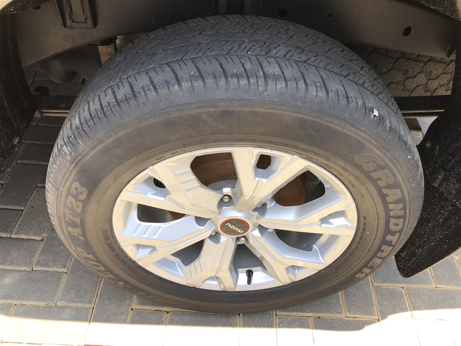 Used 2023 Isuzu D-Max 300 3.0TD double cab 4x4 LX Arctic Trucks AT 35 - Private Seller Used 2023 Isuzu D-Max 300 3.0TD double cab 4x4 LX Arctic Trucks AT 35 - Private Seller