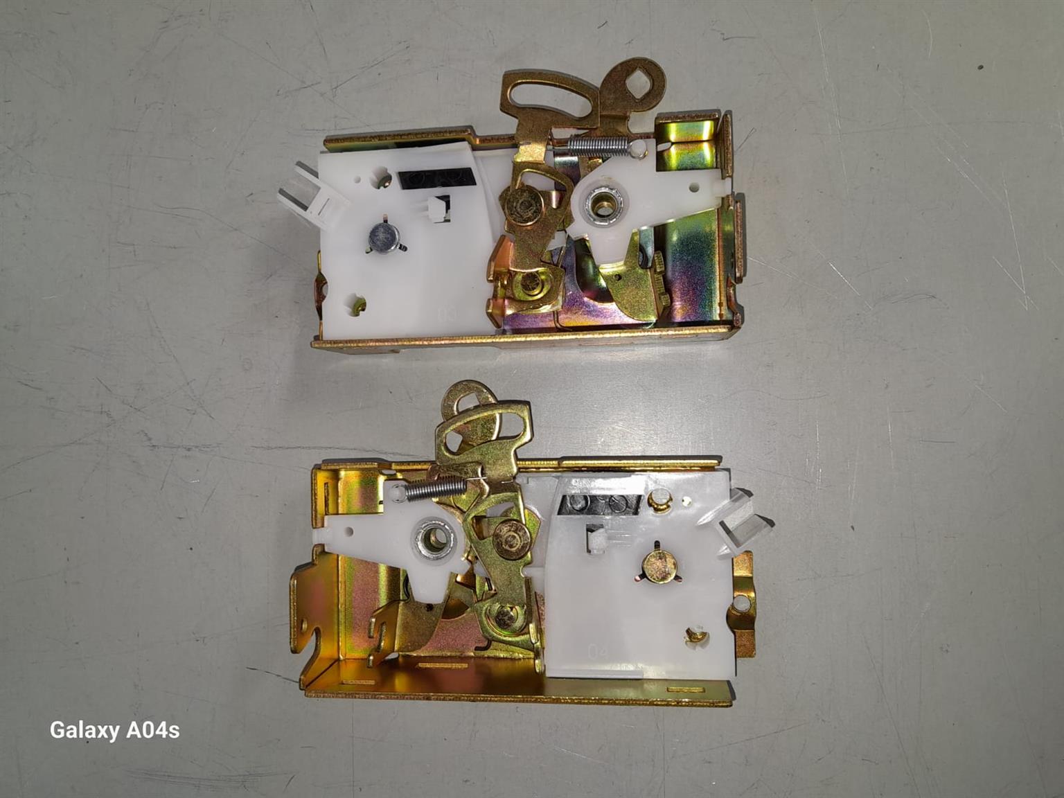 FORD BANTAM ROCAM 1.3/ 1.6 BOTH SIDES DOOR LOCK FOR SALE - Private Seller