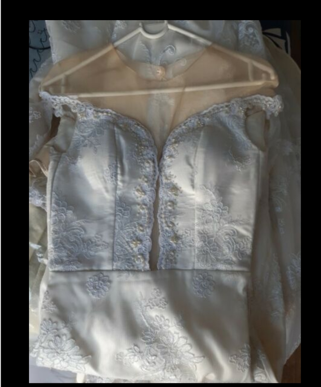 Designer Lace  Wedding  Dress  for sale  Junk Mail