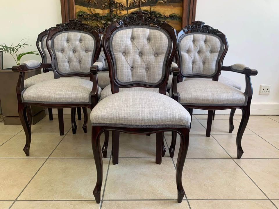 Elegant Set of 8 Vintage Dining Chairs – Priced Per Chair