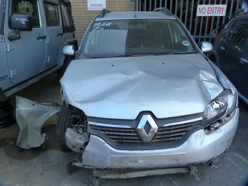 STRIPPING Renault Sandero 1.6 8V Stepway Manual - 2016 - Private Seller STRIPPING Renault Sandero 1.6 8V Stepway Manual - 2016 - Private Seller