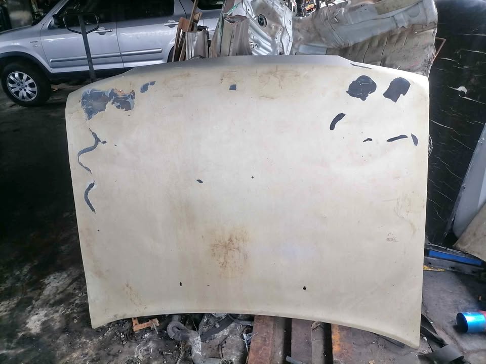 Toyota corolla/conquest Bonnet Kentucky shape - Private Seller