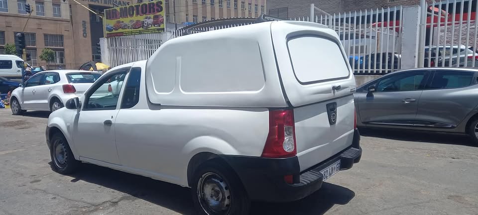 2015 NISSAN NP200 1.6i PETROL, MANUAL TRANSMISSION, WHITE COLOUR, MILEAGE