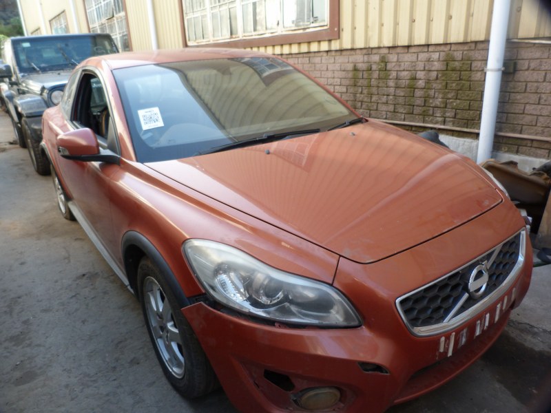 STRIPPING Volvo C30 2.0 - 2010 - Private Seller STRIPPING Volvo C30 2.0 - 2010 - Private Seller