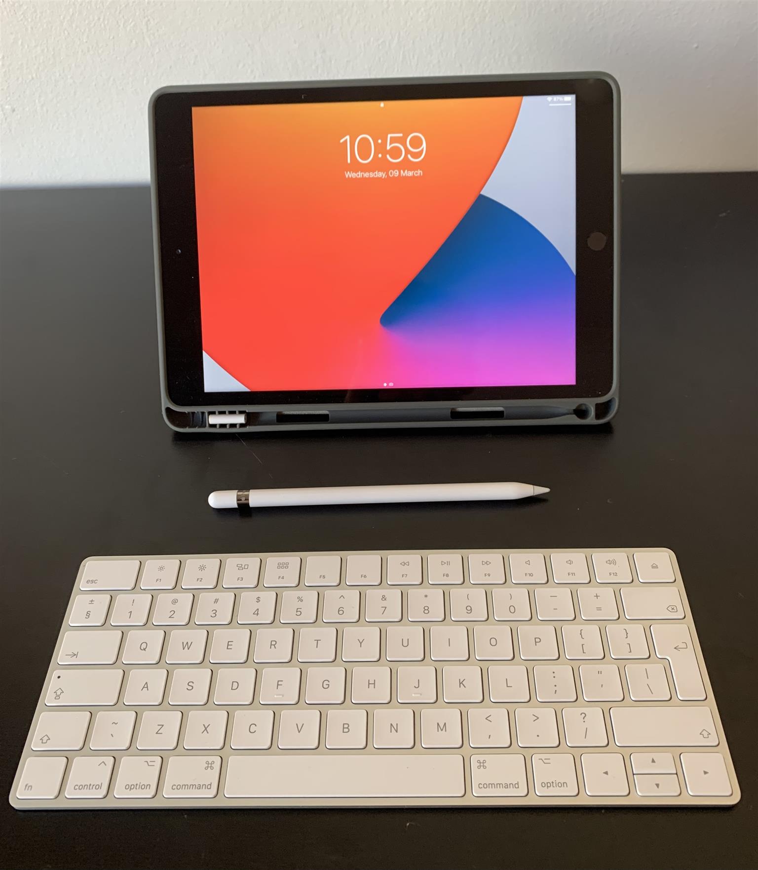 ipad 8th gen with keyboard