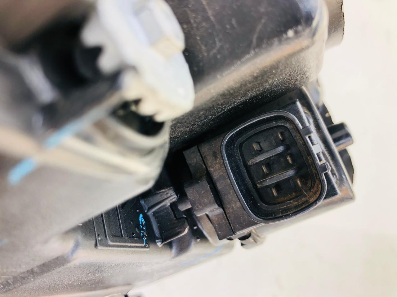 Lexus RX350 right side xenon headlight (2004-2009) - Private Seller Lexus RX350 right side xenon headlight (2004-2009) - Private Seller