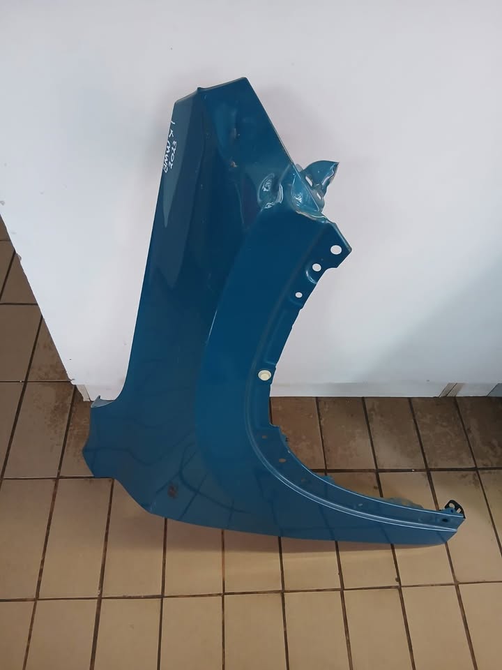 2023(X1) BMW RIGHT SIDE FENDER FOR SALE - Private Seller