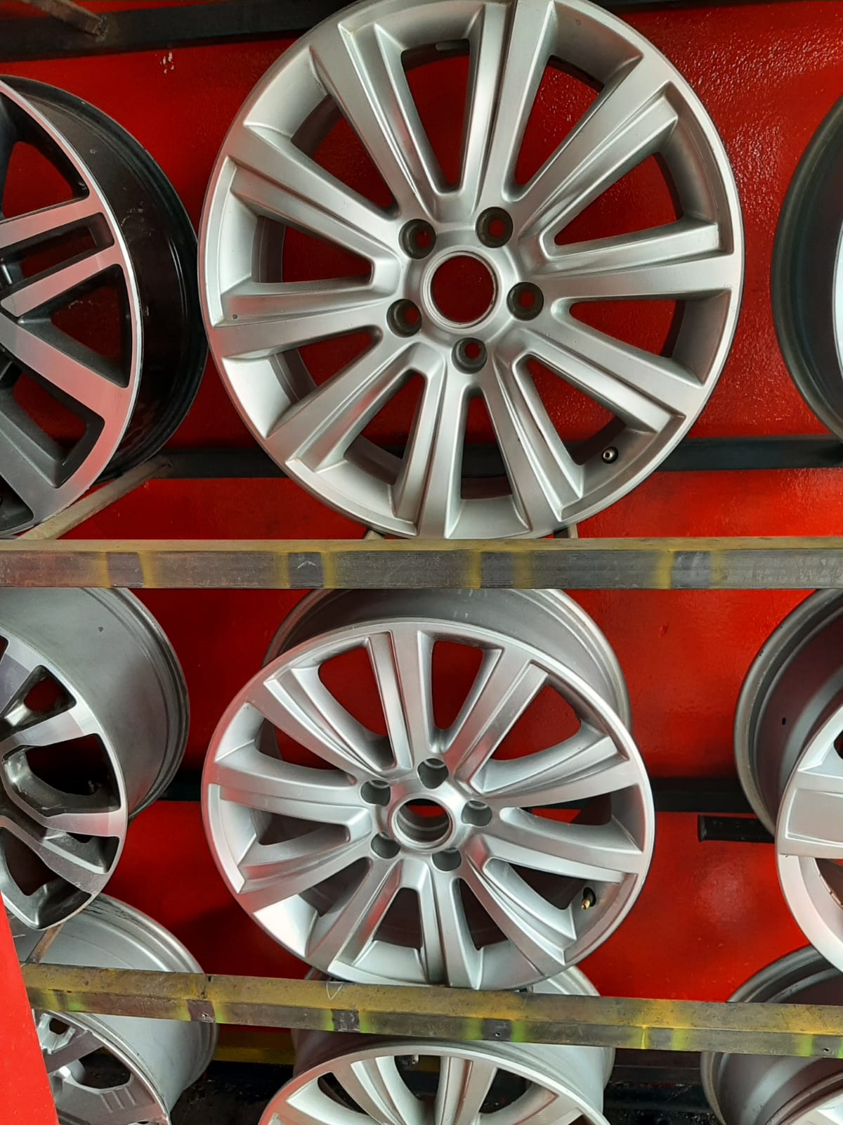 18 inch VW Amarok original mags to for spare - Private Seller 18 inch VW Amarok original mags to for spare - Private Seller