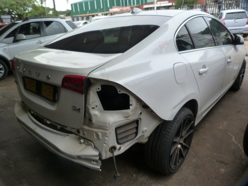 Volvo S60 D4 Elite Geartronic AT White - 2014 SPARESBOYZ STRIPPING FOR SPARES. - Private Seller