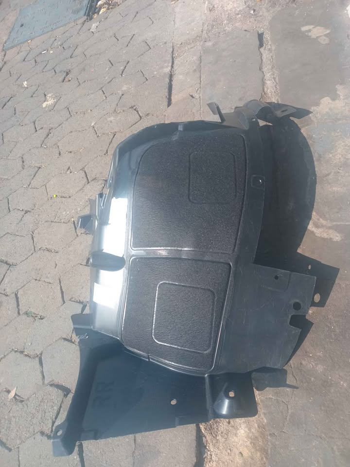 NEW BMW X5 F15 FRONT RIGHT REAR WHEEL HOUSING COVER 7333524 51717333524OEM - Private Seller NEW BMW X5 F15 FRONT RIGHT REAR WHEEL HOUSING COVER 7333524 51717333524OEM - Private Seller