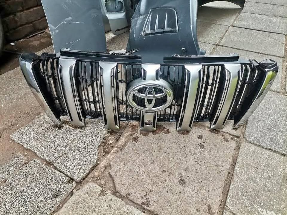 Toyota Prado Front Grille 2010 -2020 Used Auto Body Spare Parts at Sema Spare - Private Seller Toyota Prado Front Grille 2010 -2020 Used Auto Body Spare Parts at Sema Spare - Private Seller