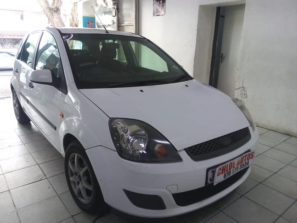 2007 WHITE FORD FIESTA AUTOMATIC 1.4  miliage 98000 km MANUAL PETROL 2007 WHITE FORD FIESTA AUTOMATIC 1.4  miliage 98000 km MANUAL PETROL