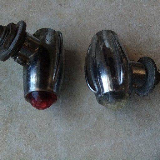 Chrysler / Laurel ?, small turn lights - Private Seller Chrysler / Laurel ?, small turn lights - Private Seller