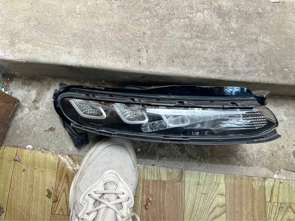 Citroen C3 Aircross right side headlight headlamp. - Private Seller Citroen C3 Aircross right side headlight headlamp. - Private Seller