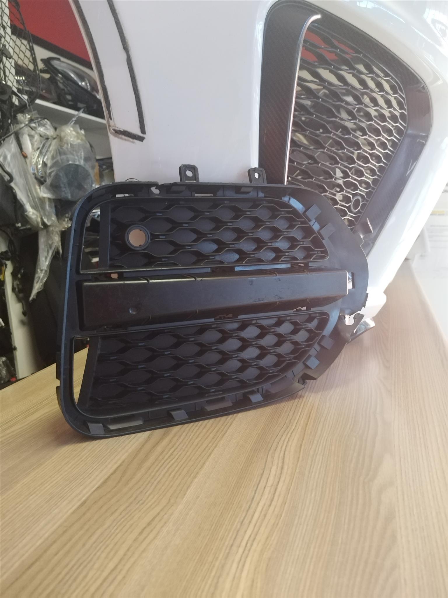 2019 F PACE FOGLIGHT ( JAGUAR) COVER FOR SALE IN A GOOD CONDITION