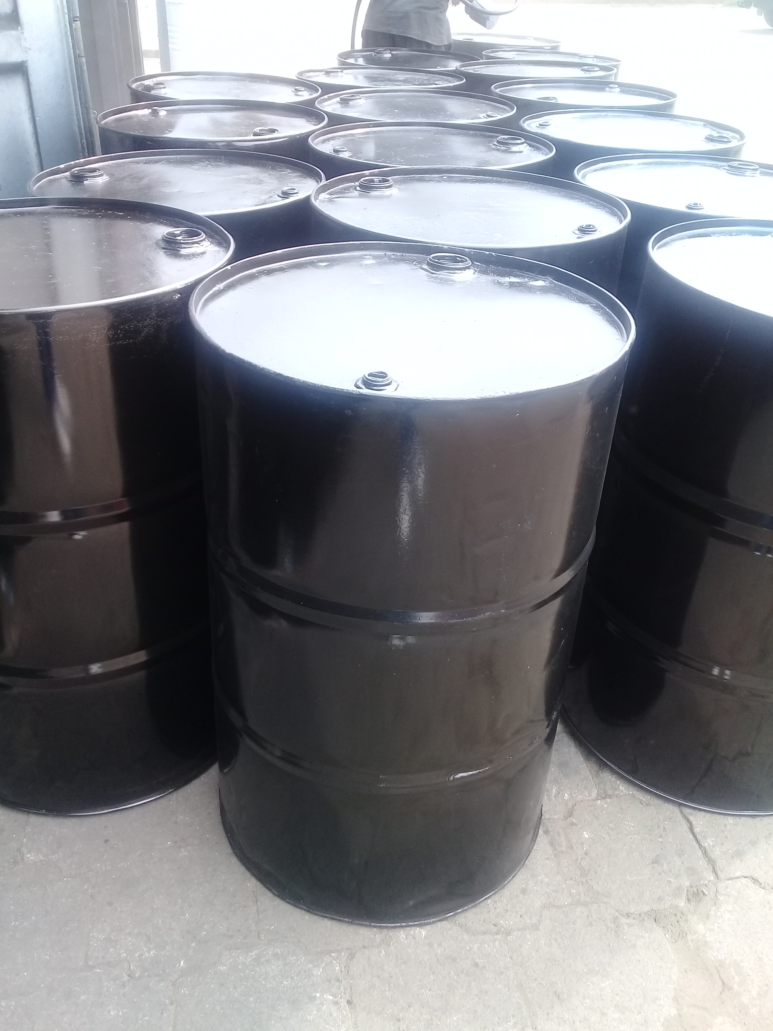 DRUMS AND FLOW BINS FOR SALES 