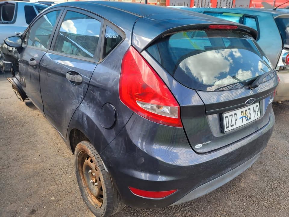 Ford Fiesta 1.4 Ambiente - Private Seller Ford Fiesta 1.4 Ambiente - Private Seller