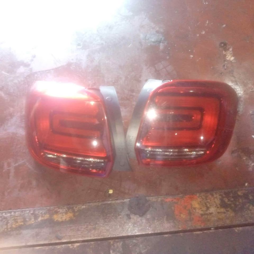 Renault Sandero rear lights both side - Private Seller Renault Sandero rear lights both side - Private Seller