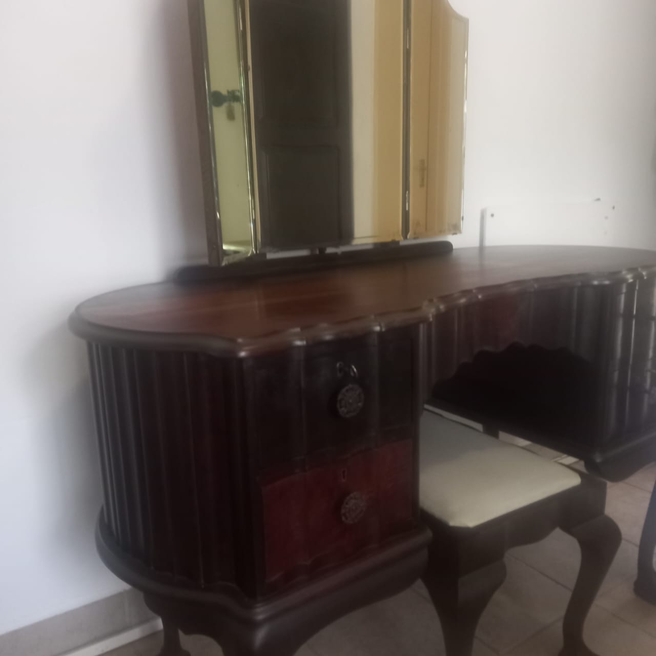 Solid Imbuia Antique Bedroom Suite