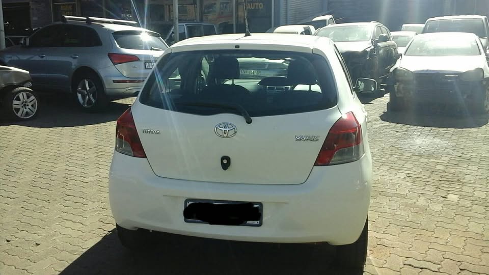 2009 TOYOTA YARIS HATCHBACK BLACK