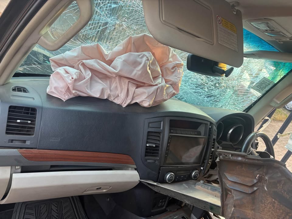 2010 Mitsubishi pajero 3.2 automatic stripping for spares - Private Seller 2010 Mitsubishi pajero 3.2 automatic stripping for spares - Private Seller