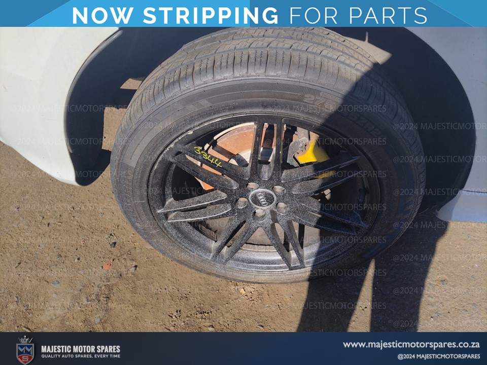 For Sale: Second-Hand Mag Rim and Tire for 2013 Audi Q5 3.0 TDI Quattro