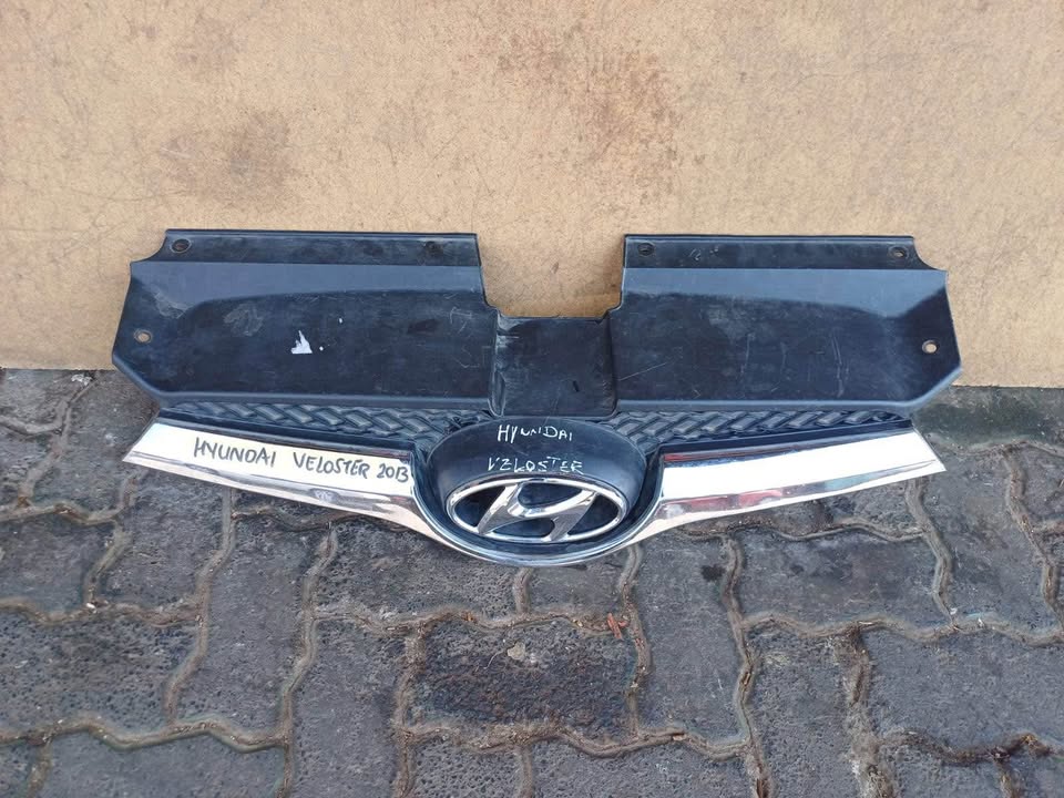 Hyundai Veloster grill 2013 - Private Seller