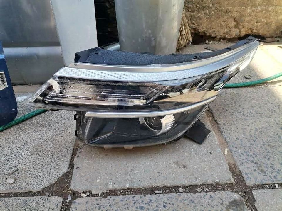 KIA Seltos Headlight Right Side. At Sema Auto Parts - Private Seller KIA Seltos Headlight Right Side. At Sema Auto Parts - Private Seller