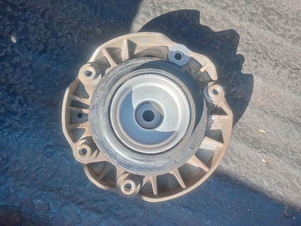 Bmw F22 lci f32lci F20lci leftside shock mounting - Private Seller Bmw F22 lci f32lci F20lci leftside shock mounting - Private Seller