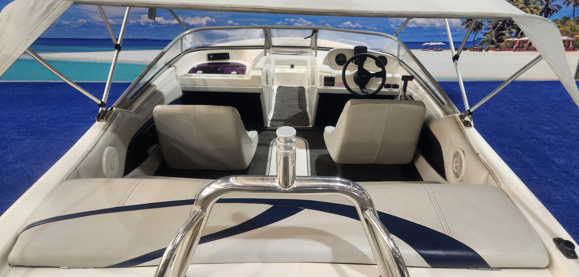 PANACHE 1850 SR ON TRAILER 200 HP YAMAHA V6 2 STROKE