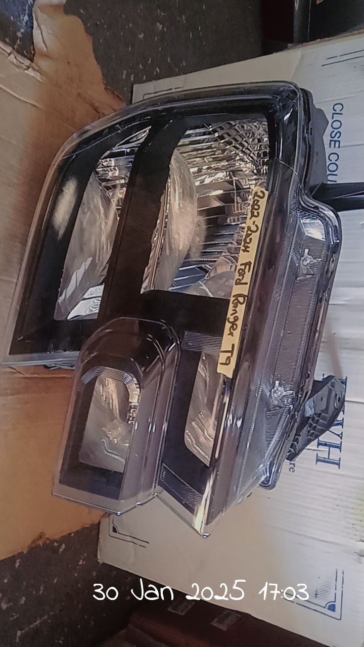 2022-2024 Ford ranger T9 head light - Private Seller