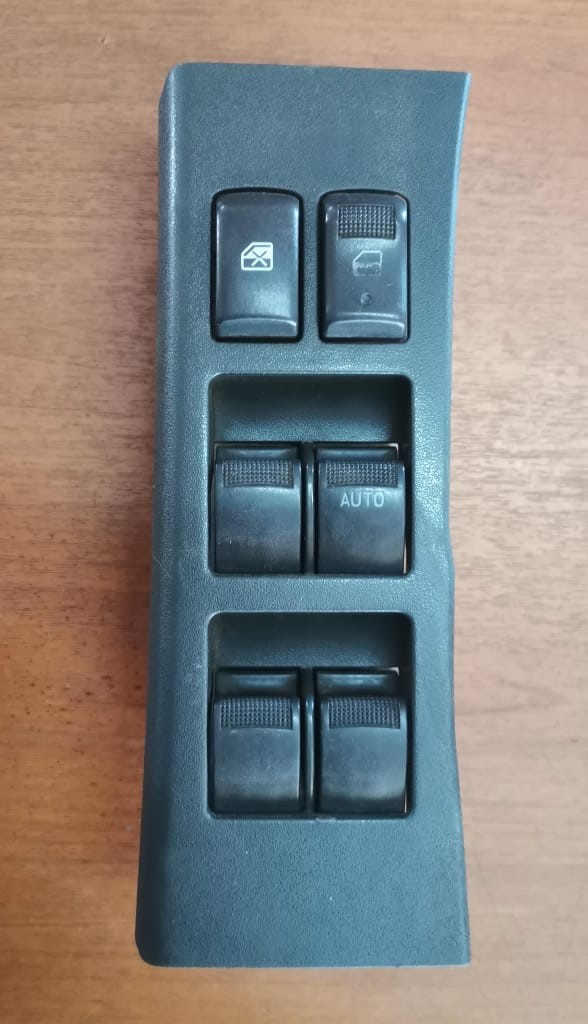 Now Selling Second-hand Main Window Switch for Chev Trailblazer - Private Seller