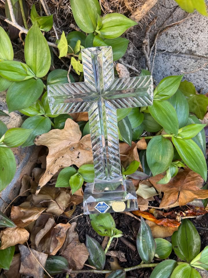 Bohemia hand cut 24%PBO glass Cross