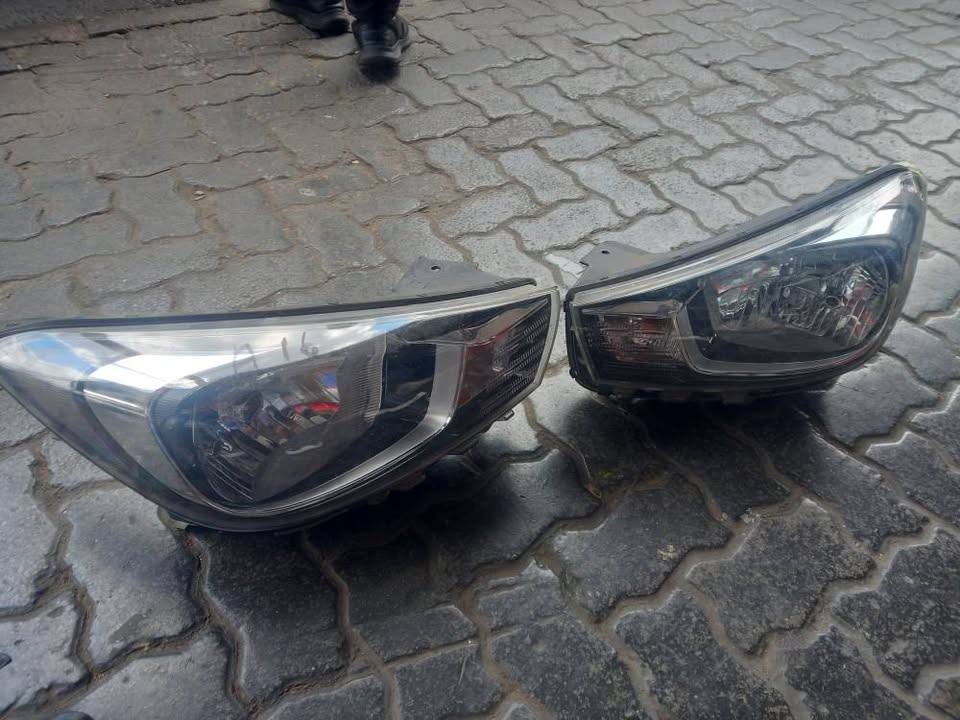 2016 - 2020 Kia Rio Pair of Headlights - Private Seller 2016 - 2020 Kia Rio Pair of Headlights - Private Seller