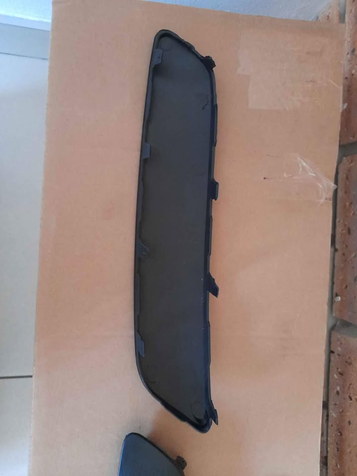 VW GOLF 5 GTI FRONT BUMPER BEADING FORSALE