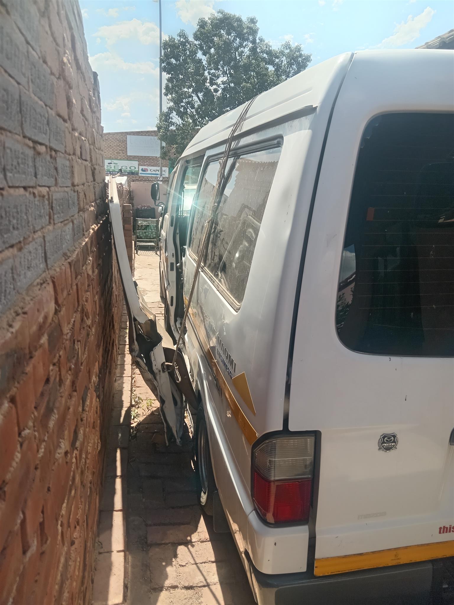 Mazda bongo brawny van accident damaged
