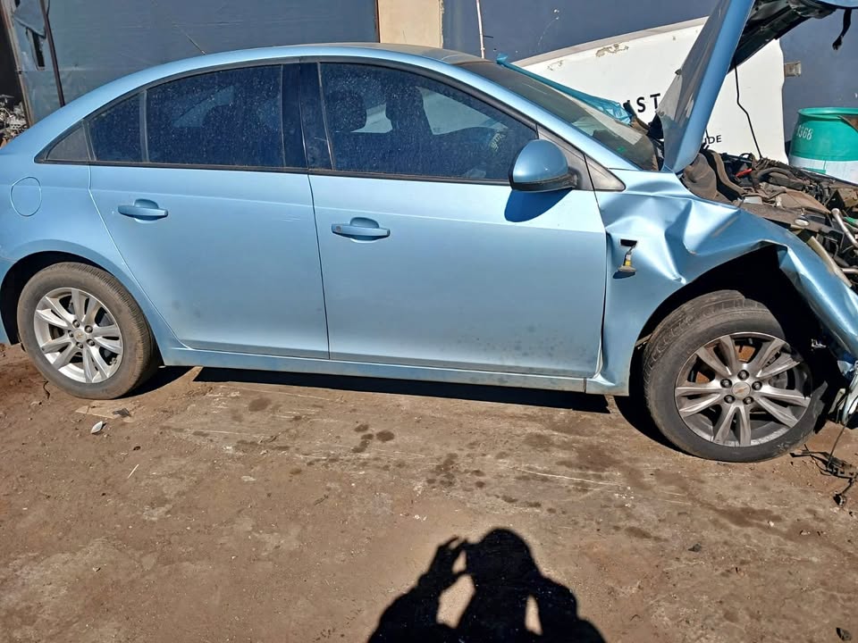 CHEV CRUZE STRIPPING FOR SPARES