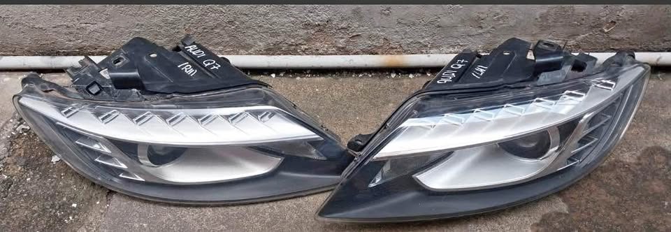 Audi Q7 Headlight 2015 - Private Seller Audi Q7 Headlight 2015 - Private Seller