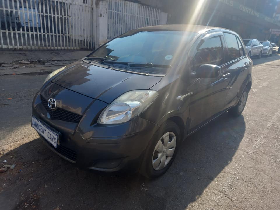 2011 TOYOTA YARIS 1.3 T PETROL, MANUAL, GREY COLOR, MILEAGE