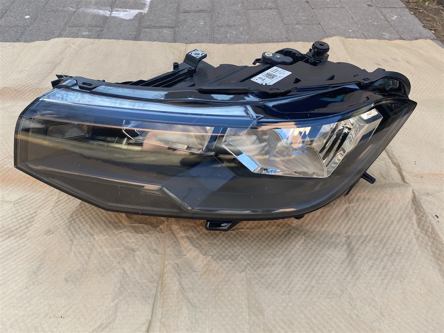2022 VW T-CROSS HALOGEN HEADLIGHT LEFT SIDE FOR SALE. IN EXCELLENT CONDITION - Private Seller