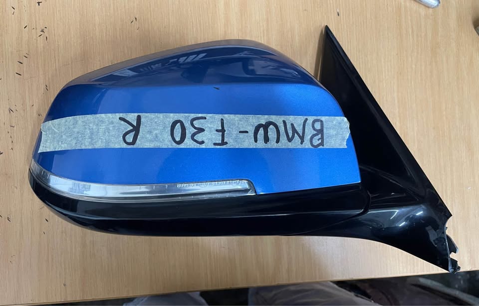 BMW F30 sidemirror Rightside - Private Seller BMW F30 sidemirror Rightside - Private Seller