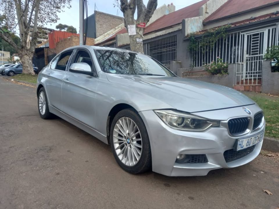 2013 BMW 320d F30 Sedan Diesel, Automatic, Silver, 127000kms Reverse Camera, Sunroof. LS.