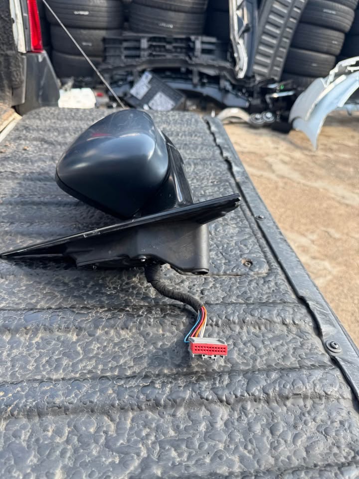 Jaguar XF Right Mirror - Private Seller