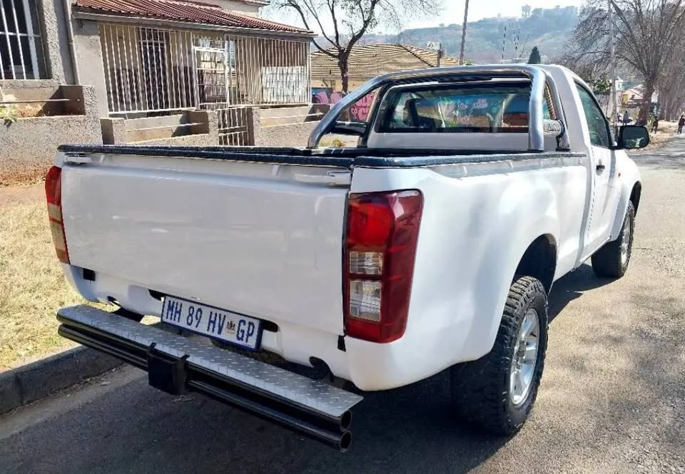 2020 ISUZU KB250 DMAX SINGLE CAB IN EXCELLENT CONDITION