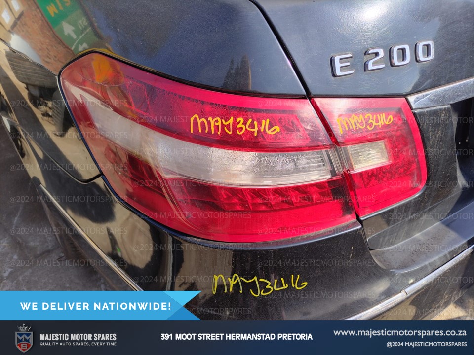 2010 mercedes-benz e200 cgi tail lights for sale - Private Seller