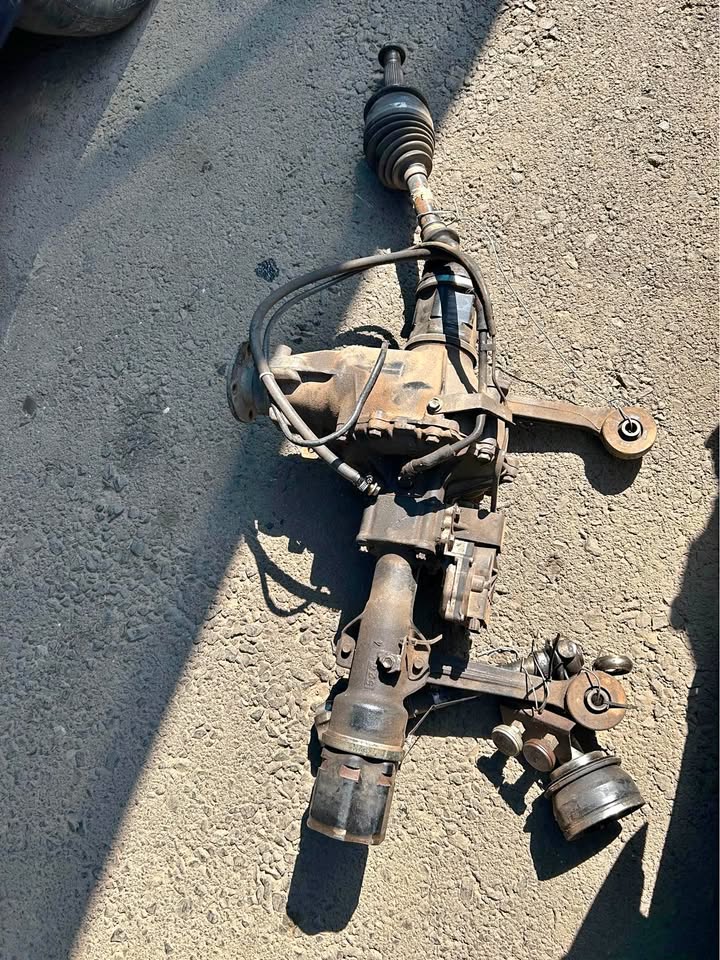 Toyota Hilux D4D front differential available @Circle 7 Used Parts call or WhatsApp - Private Seller Toyota Hilux D4D front differential available @Circle 7 Used Parts call or WhatsApp - Private Seller