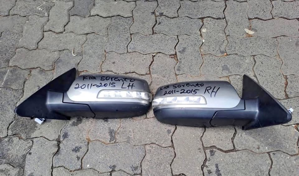 Kia Sorento side mirrors 2011/15 - Private Seller Kia Sorento side mirrors 2011/15 - Private Seller